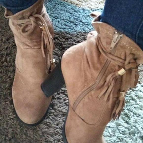 NEW By Love Athena - Swede Camel Short Boot - Picture 3 of 7